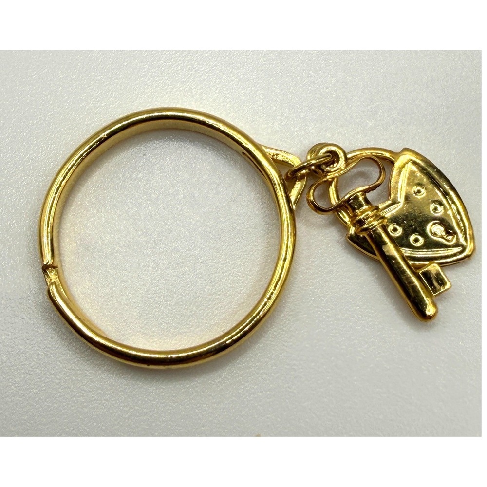 Gold Tone Lock & Key Charms Dangle Ring Adjustable 6.75–7.25 NWT‎ - Picture 3 of 4